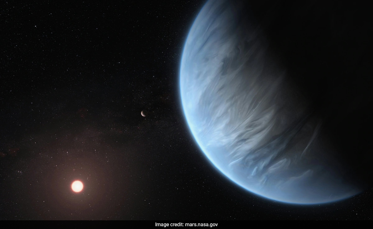 Екип от учени твърди че през април планета обикаляща на