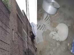 7 साल से खाली पड़े मकान में खोई हुई बॉल ढूंढ रहा था शख्स, किचन में मानव कंकाल देख उड़े होश, Video वायरल 7 साल से खाली पड़े मकान में खोई हुई बॉल ढूंढ रहा था शख्स, किचन में मानव कंकाल देख उड़े होश, Video वायरल