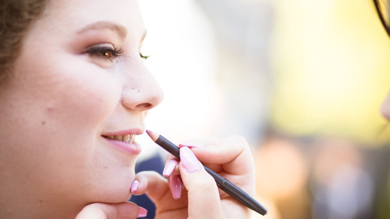 Is Lip Liner Still In Fashion In 2025