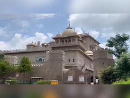 ED Raid: जयपुर के Fairmont होटल में ईडी की छापेमारी, 40 हजार करोड़ के घोटाले से जुड़ा मामला ED Raid: जयपुर के Fairmont होटल में ईडी की छापेमारी, 40 हजार करोड़ के घोटाले से जुड़ा मामला