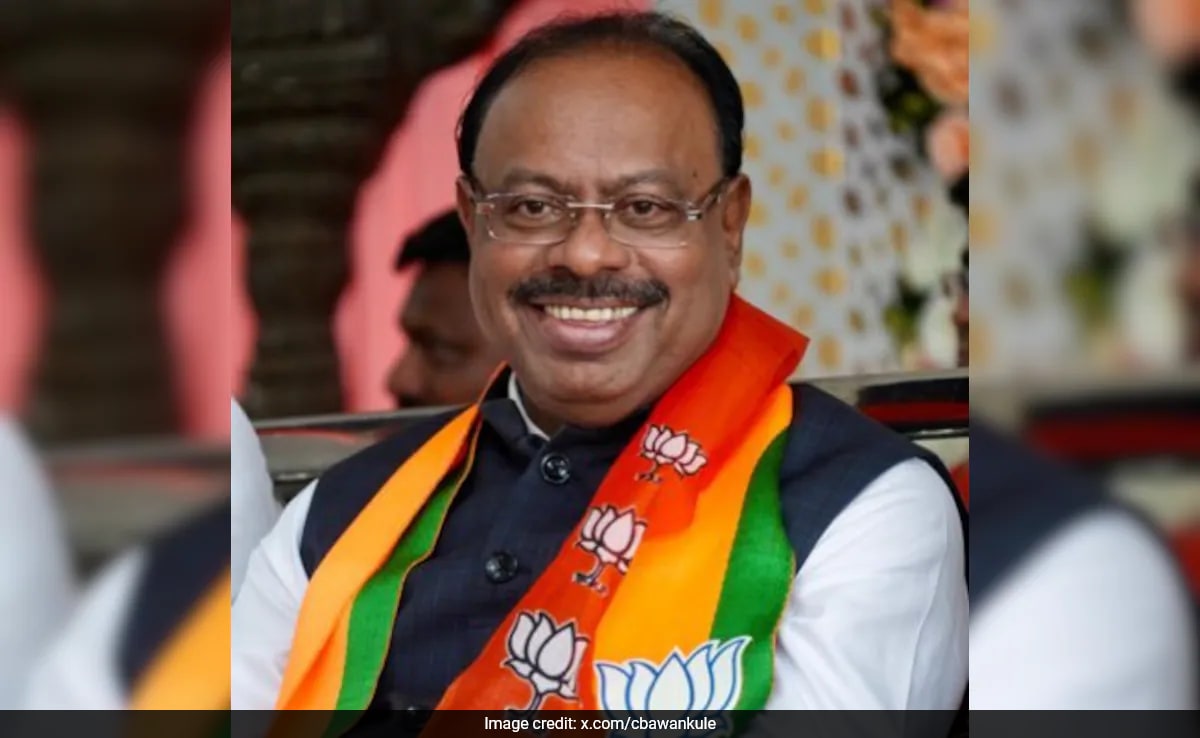 Махараштра министърът на приходите Чандрашехар Баванкуле в четвъртък представи доклада