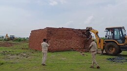 झालावाड़ में अवैध कब्जे पर चला बुलडोजर, 500 बीघा जमीन को कराया अतिक्रमण मुक्त