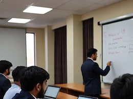 DU Faculty Jobs: दिल्ली यूनिवर्सिटी में असिस्टेंट प्रोफेसर के लिए नौकरी, सैलरी 1,82,400 तक DU Faculty Jobs: दिल्ली यूनिवर्सिटी में असिस्टेंट प्रोफेसर के लिए नौकरी, सैलरी 1,82,400 तक