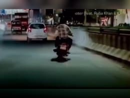 रील बनाने के चक्कर में सड़क पर स्टंट, मोटरसाइकिल सहित चढ़ा पुलिस के हत्थे