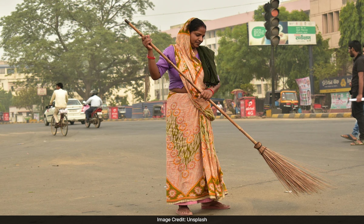 Внезапното изчезване на домашните работници и санитарните служители в части