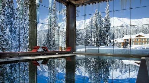 9 Dreamy Luxury Infinity Pools In India That Will Make Your Heart Skip A Beat