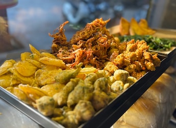 6 Street Foods That Are Safe To Eat Even When It Rains