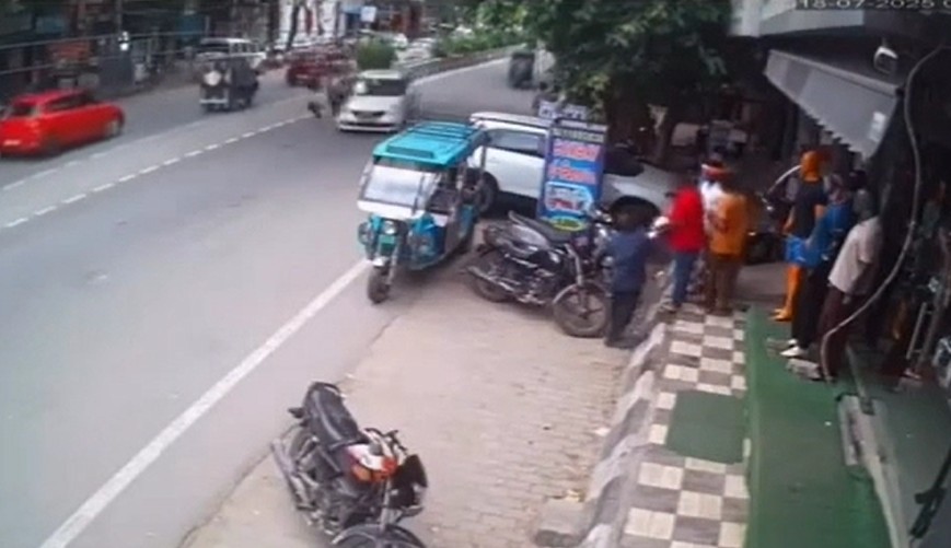 Delhi Rohini Hit-And-Run: On CCTV, 2 People Tossed Into Air As Speeding ...