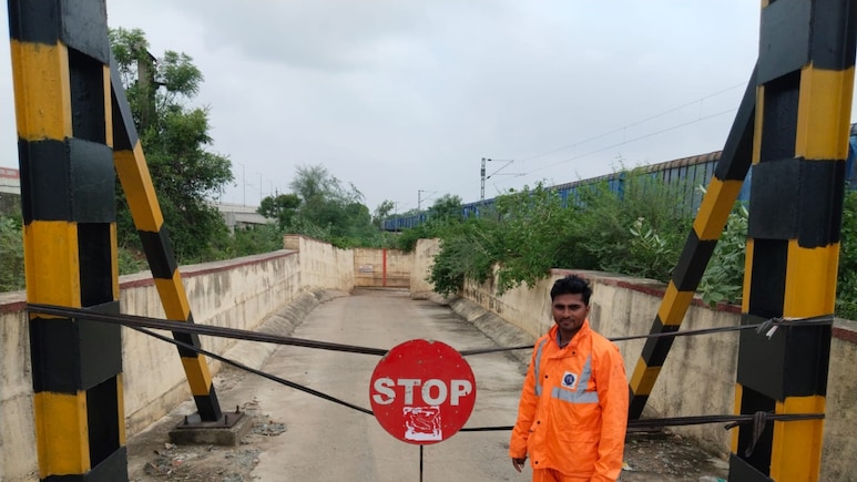 मानसून में रेलवे की खास तैयारी, जलभराव वाले इलाकों की 24 घंटे निगरानी; 328 स्थायी चौकीदार नियुक्त