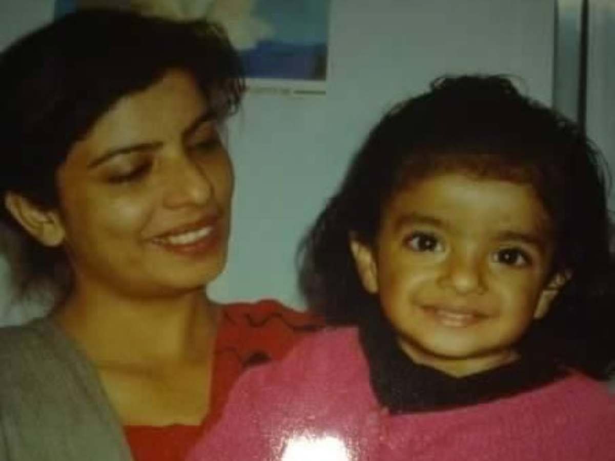 बॉलीवुड की चार बहनें जो एक्टिंग में हैं बेमिसाल, एक को मिली दुनियाभर में पहचान, बाकी रहीं फ्लॉप