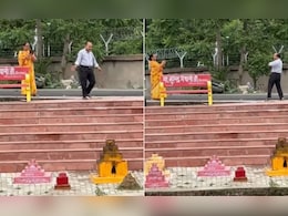 जानू मेरी जान...गाते हुए ठुमके लगाने लगे अंकल, फोन निकाल कर आंटी बनाने लगी Reel
