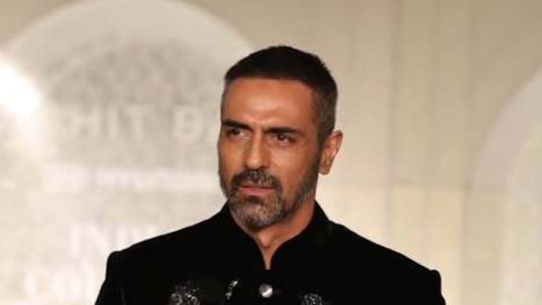 Arjun Rampal Pays Tribute To Late Designer And Friend Rohit Bal At ICW 2025: "Legends Never Die"
