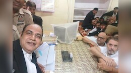 FACT CHECK: जज ने वाकई राहुल गांधी के साथ लखनऊ कोर्ट में सेल्फी ली? जानें क्या है सच