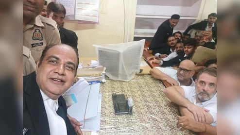FACT CHECK: जज ने वाकई राहुल गांधी के साथ लखनऊ कोर्ट में सेल्फी ली? जानें क्या है सच