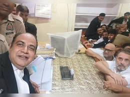 FACT CHECK: जज ने वाकई राहुल गांधी के साथ लखनऊ कोर्ट में सेल्फी ली? जानें क्या है सच FACT CHECK: जज ने वाकई राहुल गांधी के साथ लखनऊ कोर्ट में सेल्फी ली? जानें क्या है सच