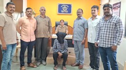 Akola News: 16 वर्षाची मुलगी रिक्षात बसताच ऑटो चालक बिथरला, भर रस्त्यात घडला धक्कादायक प्रकार