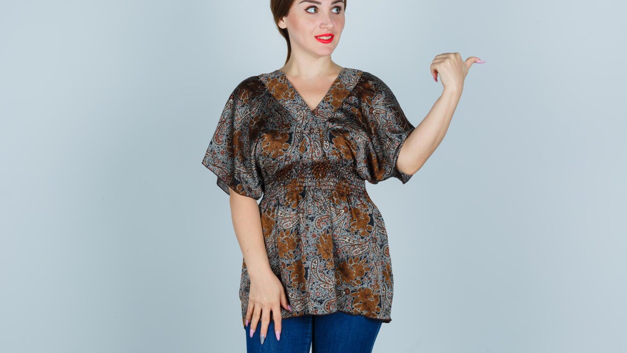 How to pick a tunic: Follow these simple tips to buy a flattering top for your body type.