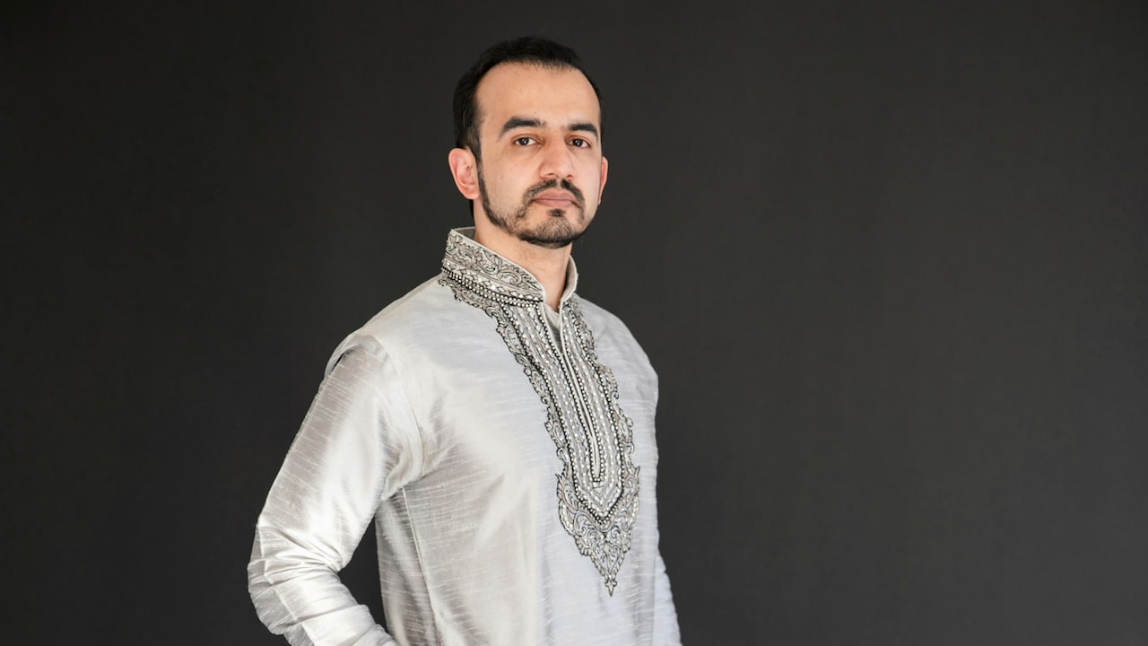 From puja to pictures, these kurtas hold the spirit of celebration.