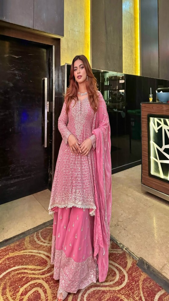 Ethnic Charm: Nagma Mirajkar Slays in Blush Pink Outfit