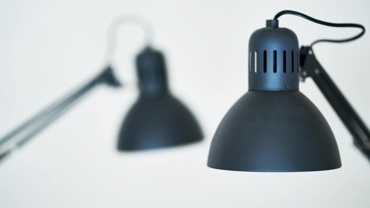 Turn On The Study Lamp And Focus For 2 Hours Without Strain On Eyes