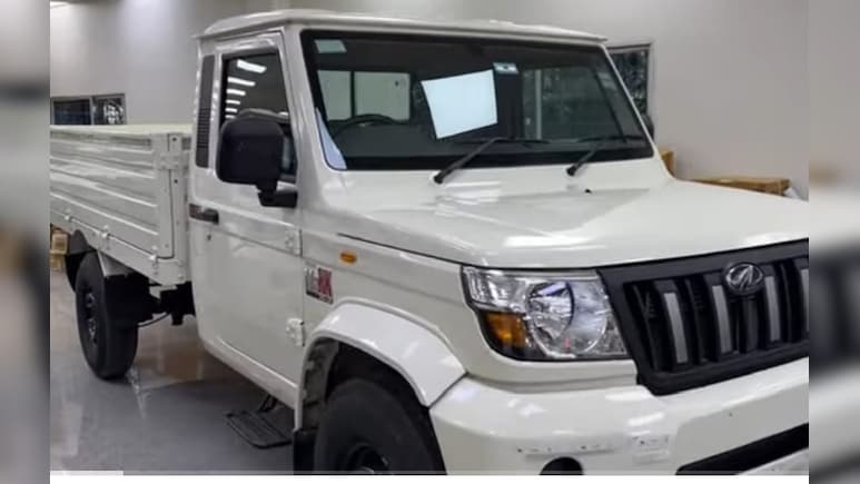 Rajasthan: लिफ्ट मांग बोलेरो में बैठे 3 युवक, पेशाब करने नीचे उतरा चालक; मौका पाते तीनों गाड़ी लेकर फरार Rajasthan: लिफ्ट मांग बोलेरो में बैठे 3 युवक, पेशाब करने नीचे उतरा चालक; मौका पाते तीनों गाड़ी लेकर फरार
