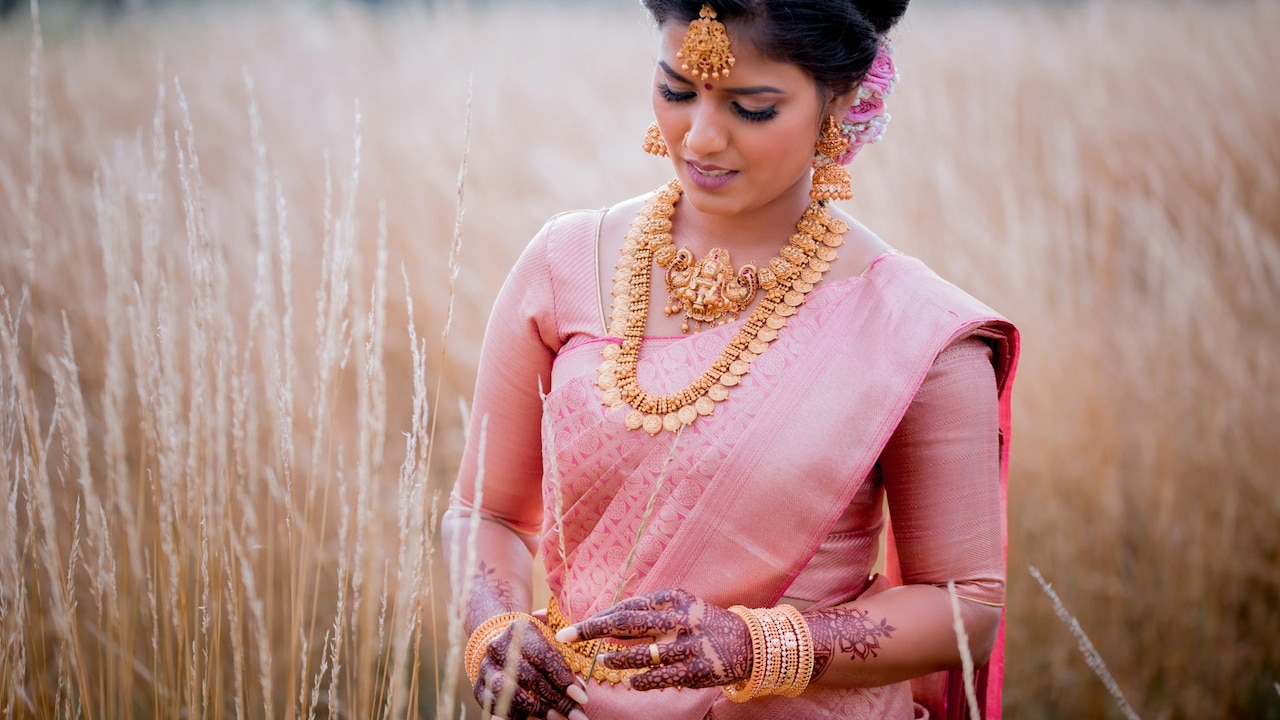Try different saree pleating styles to keep your looks refreshing