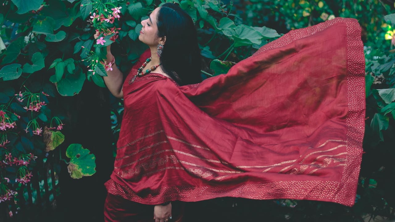 Stylish Satrani Sarees To Buy During Amazon's Ethnic Fashion Sale