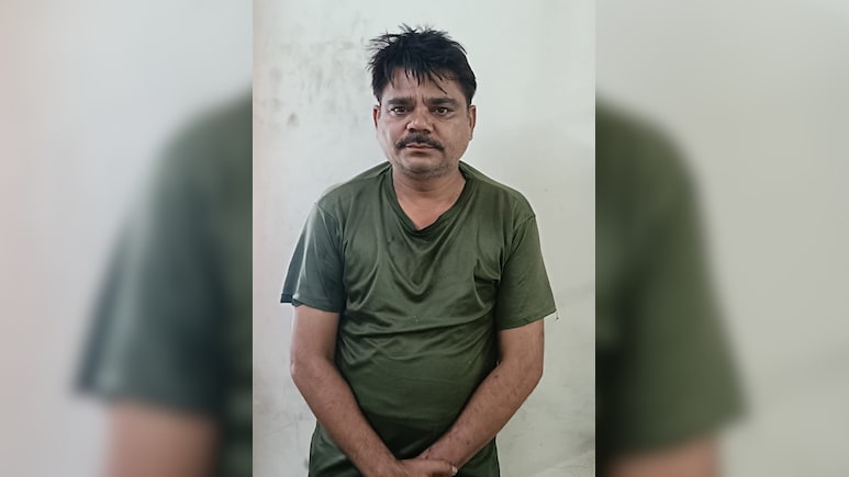 Rajasthan: कलयुगी बेटे ने घर में घुसकर मां को लात-घूंसों और चप्पलों से पीटा, वीडियो वायरल