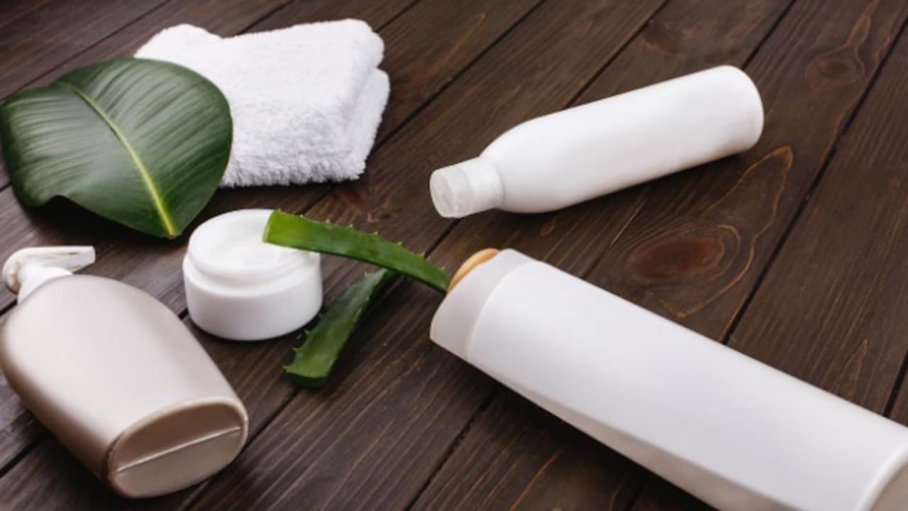 You need 8 Best Hair Fall Shampoo Brands in India for Monsoon 