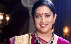 Smriti Irani Returns To <i>Kyunki Saas...</i> Reboot, First Look As Tulsi Out