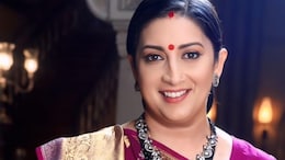Smriti Irani Returns To <i>Kyunki Saas Bhi Kabhi Bahu Thi</i> Reboot, First Look As Tulsi Out