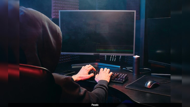 Raigad Cyber Crime: 11 आरोपी, 6 हजार सीमकार्ड अन् 35 लॅपटॉप, रायगडमध्ये सायबर गुन्ह्याचा पर्दाफाश