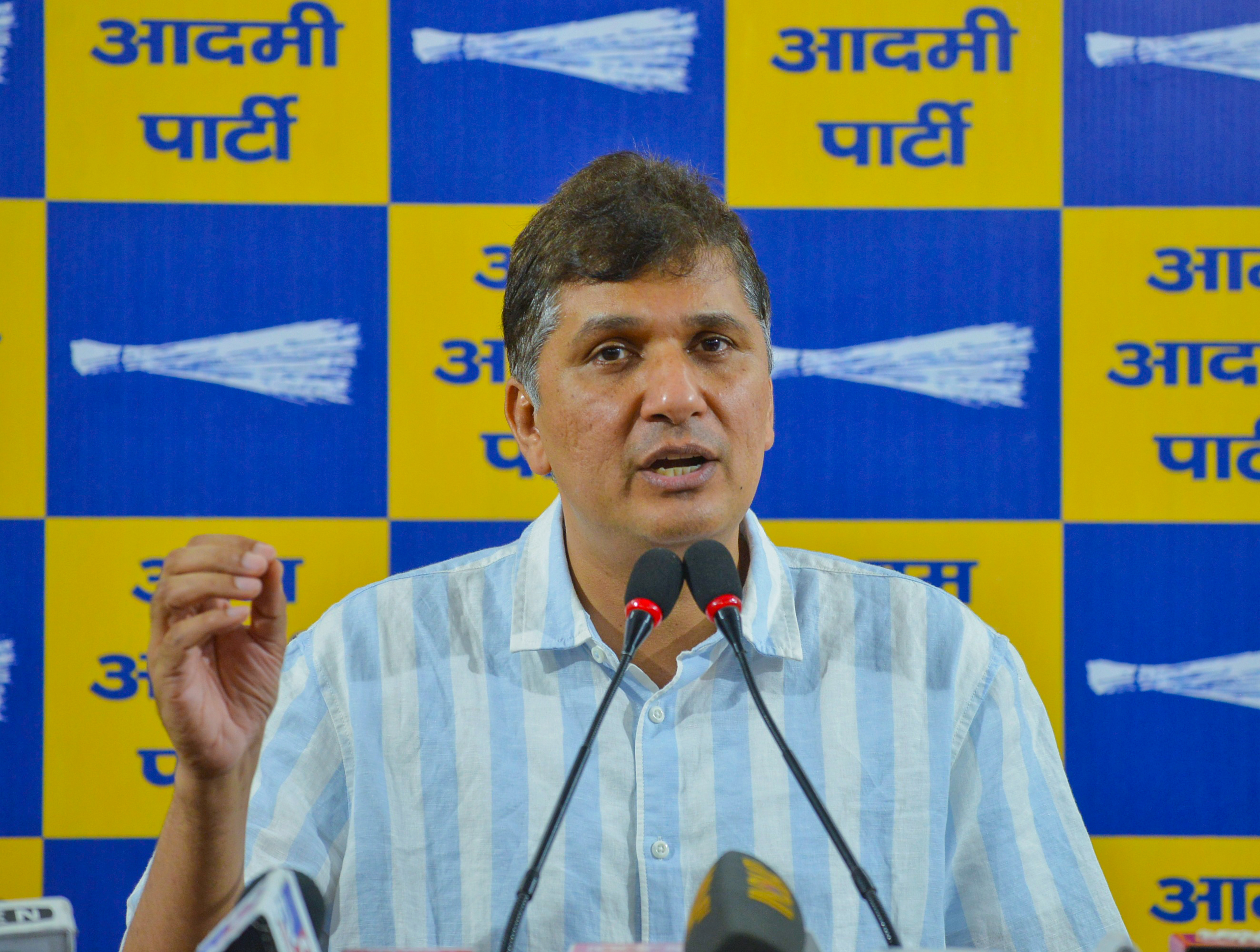 केजरीवाल की बात हुई सच, विपक्ष की सरकारें गिराने के लिए ला रहे कानून- सौरभ भारद्वाज का आरोप