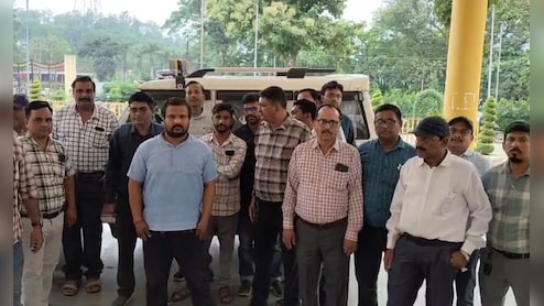 सागर में ग्रामीण सड़क विकास प्राधिकरण के GM पर अभद्रता का आरोप, महिला कर्मचारी बोलीं- करते हैं गाली-गलौज