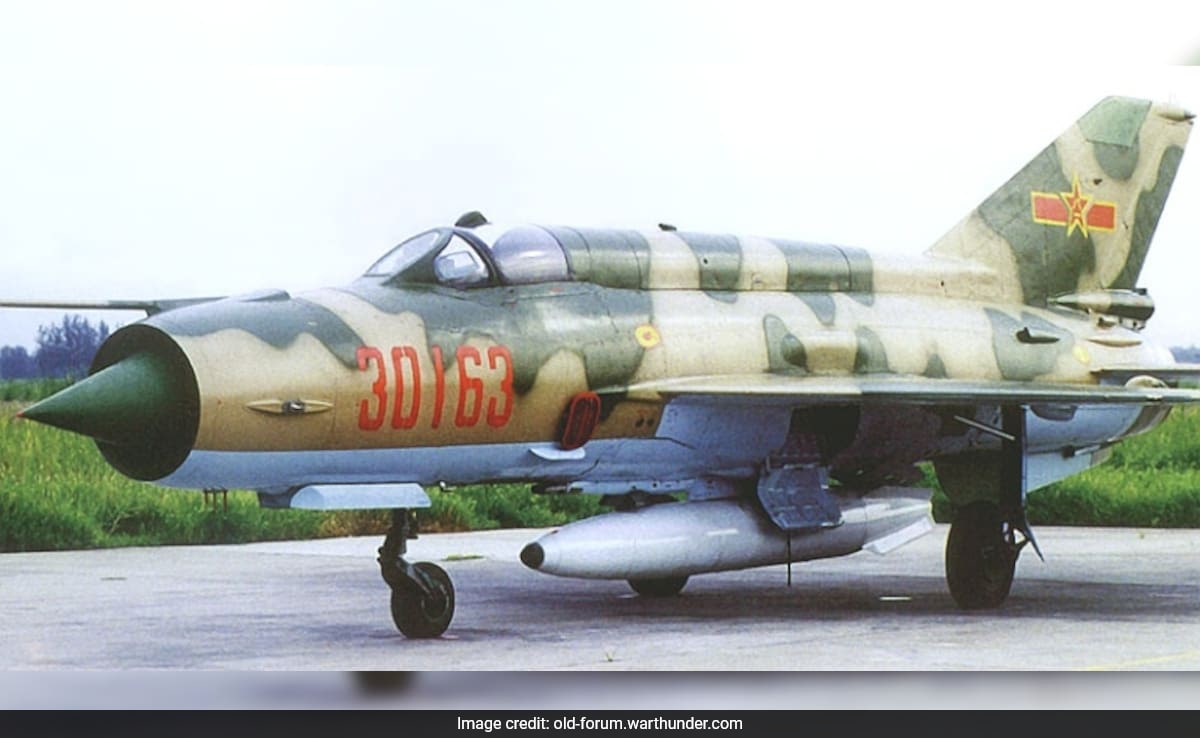 J-7 Fighter Jet - A Reverse-Engineered MiG-21 But With A Chinese Touch