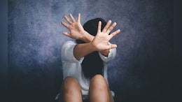 Crime News: सकाळपासून संध्याकाळपर्यंत शाळेतच चिमुरडीवर अत्याचार, शिक्षकासह 5 जणांना अटक