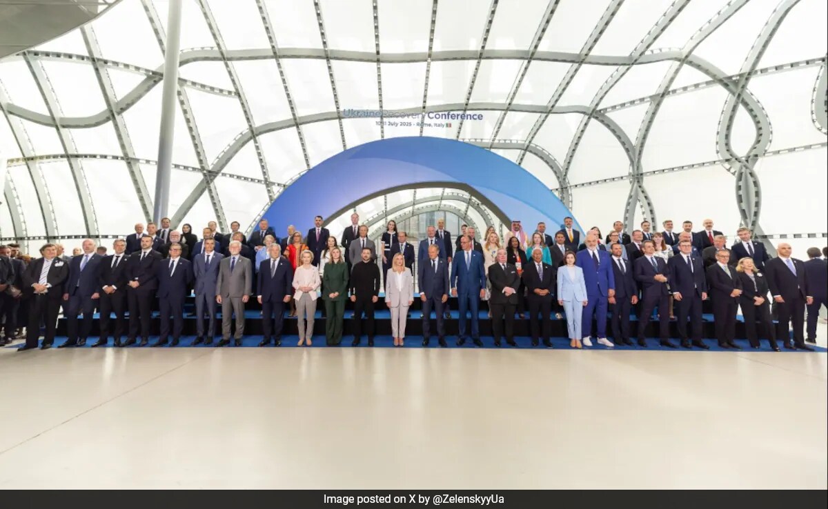 Рим European leaders urged private business and equity on Thursday