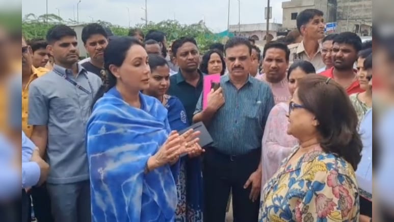 अंबाबाड़ी क्षेत्र का निरीक्षण कर उपमुख्यमंत्री दिया कुमारी ने दिए सफाई व पार्क विकास प्लान बनाने के निर्देश