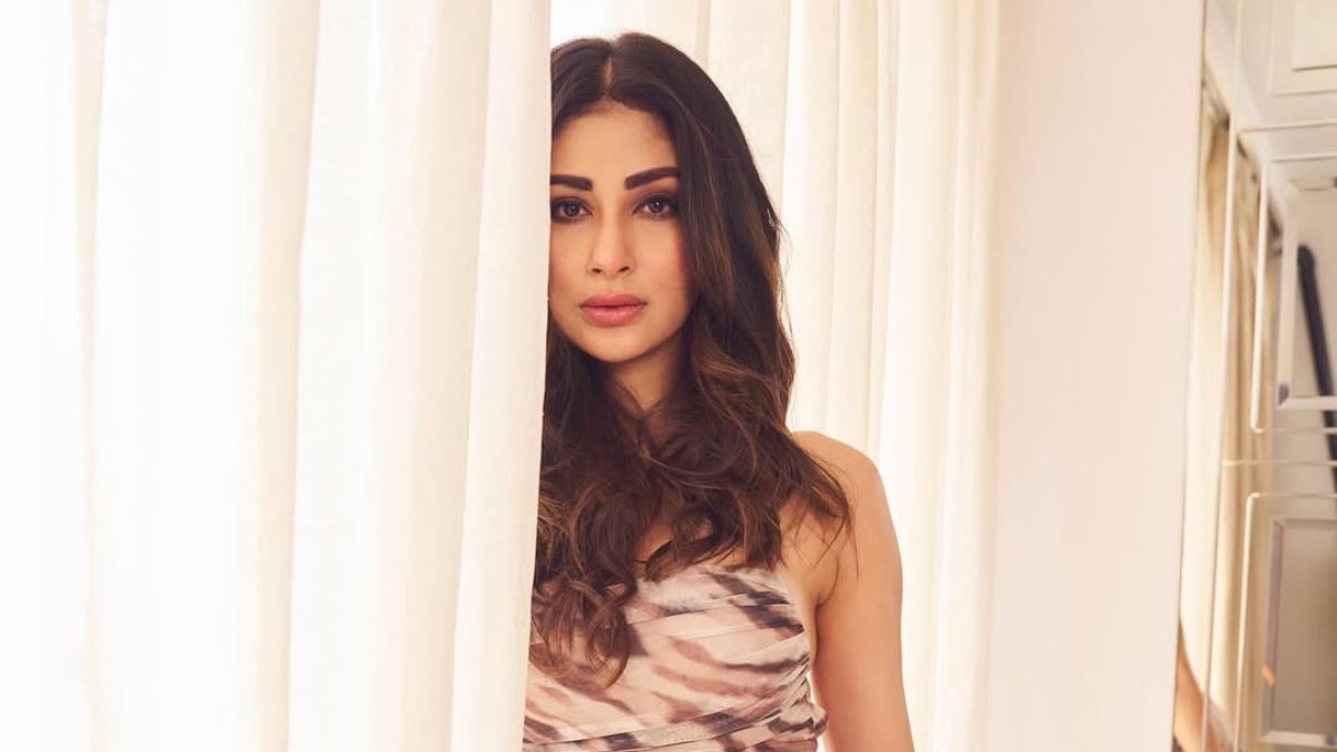 Mouni Roy Wrapped Her Week With A Delicious Indian Thali. Here's What Was On Her Plate