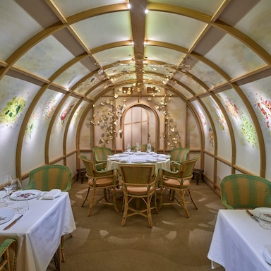 This Iconic Paris Restaurant With 3 Michelin Stars Is Going Vegan