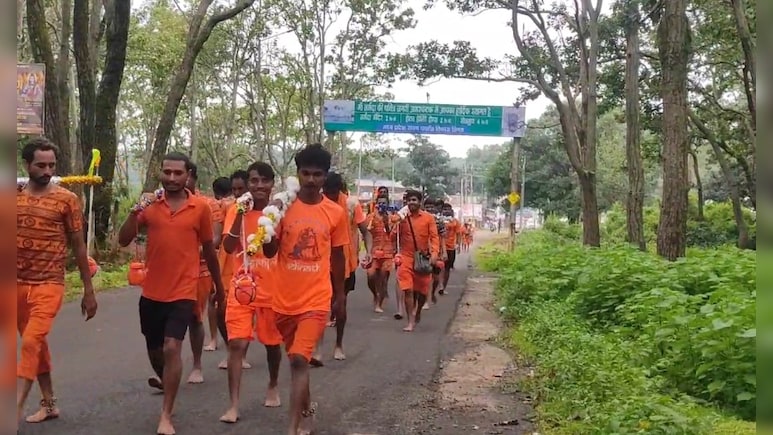 Sawan में अमरकंटक बना आस्था का केंद्र, हजारों की संख्या में कांवड़ियों का जत्था पहुंचा ज्वालेश्वर धाम Sawan में अमरकंटक बना आस्था का केंद्र, हजारों की संख्या में कांवड़ियों का जत्था पहुंचा ज्वालेश्वर धाम