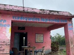 Rajasthan: खतरे से कम नहीं है इस स्कूल में पढ़ाई, जर्जर हो चुकी है बिल्डिंग, किचन में चल रही क्लासेज