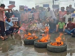 किसानों के मुद्दे पर महाराष्ट्र में 'चक्का जाम' आंदोलन, कांग्रेस नेता बोले- अब ठेकेदार भी आत्महत्या को मजबूर