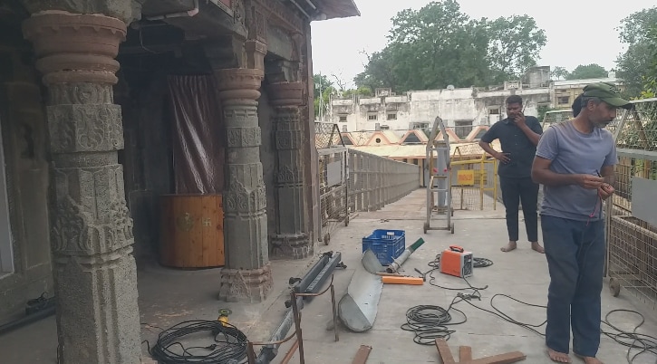 नागचंद्रेश्वर मंदिर में सुरक्षा की खास तैयारियां नागचंद्रेश्वर मंदिर में सुरक्षा की खास तैयारियां