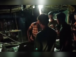 कटनी में आरटीओ ऑफिस के सामने नाबालिग से शराब बिकवाने का वीडियो वायरल, पुलिस ने दर्ज किया केस कटनी में आरटीओ ऑफिस के सामने नाबालिग से शराब बिकवाने का वीडियो वायरल, पुलिस ने दर्ज किया केस