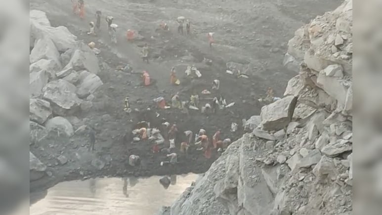 झारखंड के धनबाद में अवैध कोयला खनन के दौरान 9 मजदूरों की मौत, चाल धंसने से हुआ हादसा झारखंड के धनबाद में अवैध कोयला खनन के दौरान 9 मजदूरों की मौत, चाल धंसने से हुआ हादसा