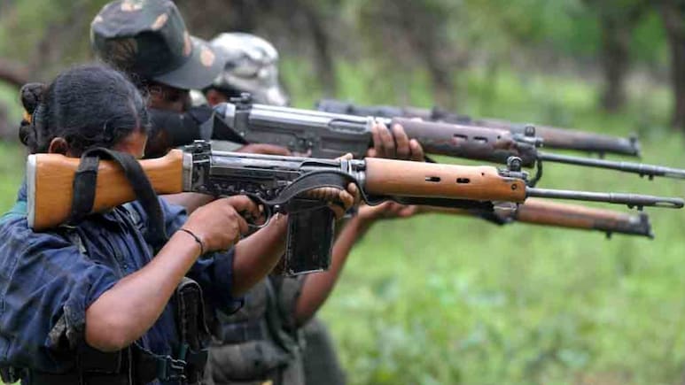 बोकारो: पुलिस-नक्सलियों के बीच मुठभेड़, 25 लाख का इनामी नक्सली कुंवर मांझी और उसका एक साथी ढेर