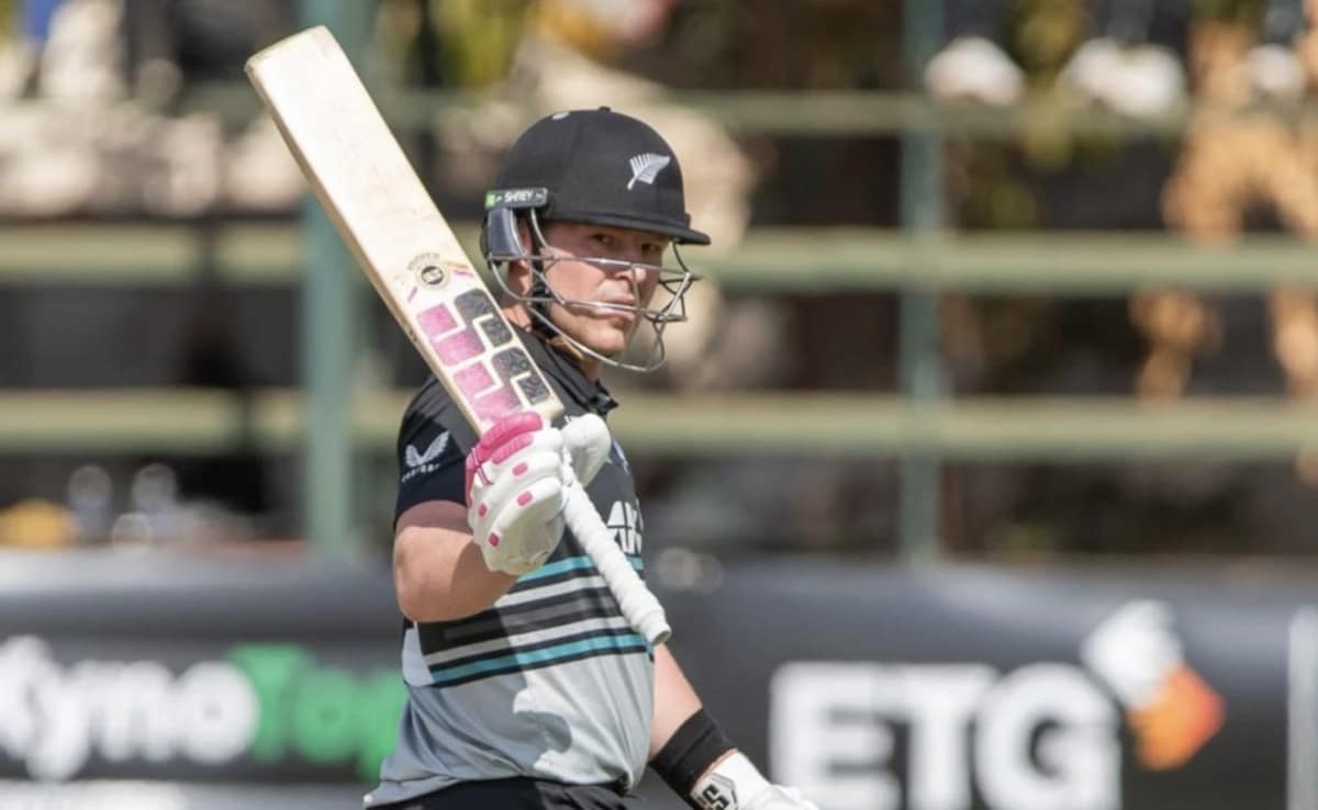 New Zealand crushes Zimbabwe by 60 runs to keep perfect record at T20 tri-series