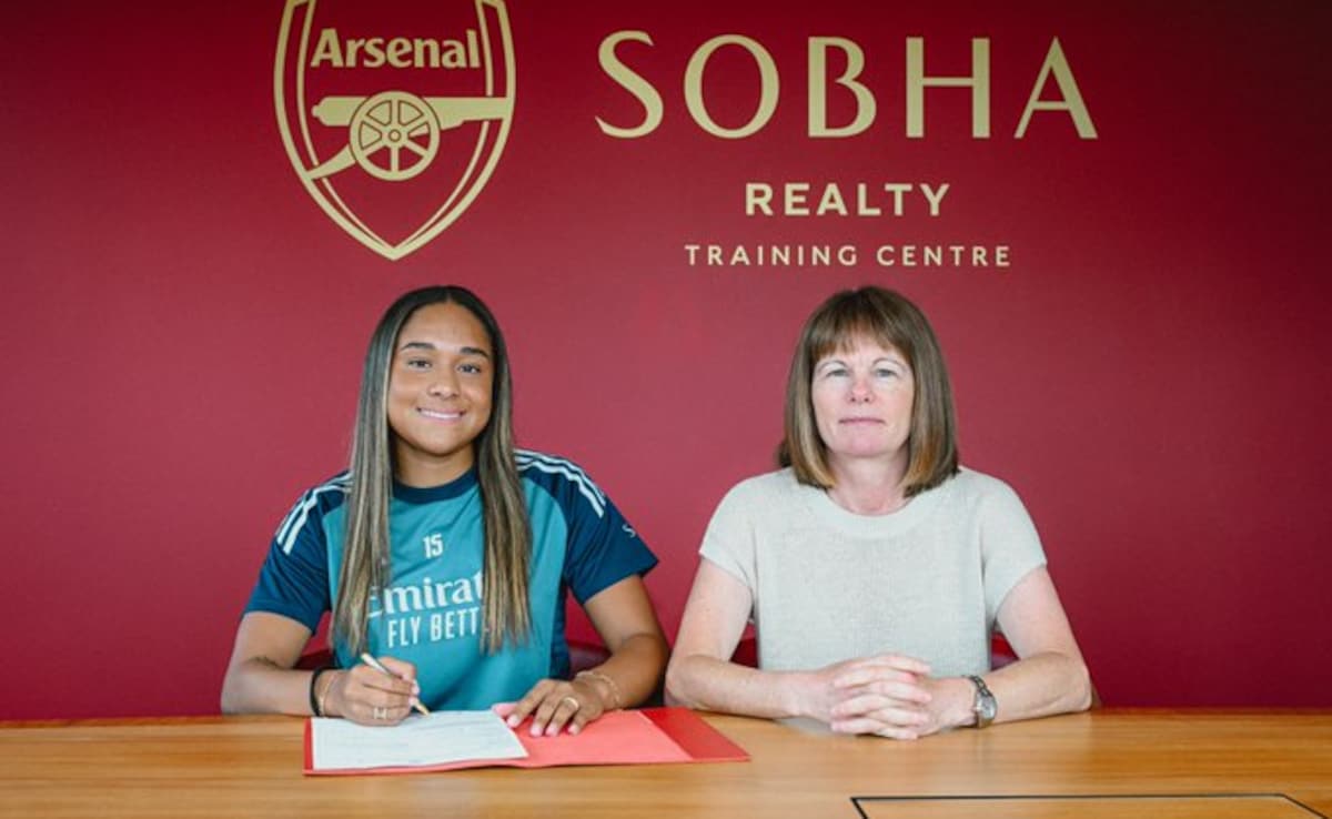 Canadas Olivia Smith Signed By Arsenal For World Record Womens Soccer Fee