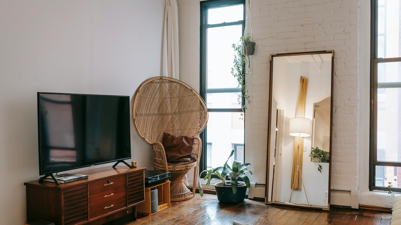 Common home decor mistakes to avoid making your space look small and compact